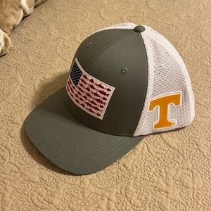 Columbia Tennessee fishing hat - worn very little L/XL men’s